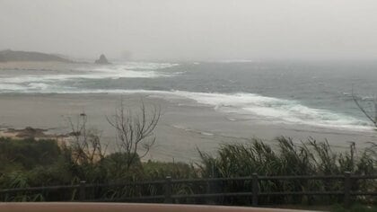 【中継】“ループ台風”24号と秋雨前線　奄美大島、船の便は8日（火）までの欠航決まる　飲食店は「食材の在庫3割程度」と不安も