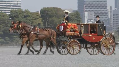 愛子さまの「あの馬」が大役　両陛下も感慨　3年ぶり復活 東京駅前「馬車列」の裏側　