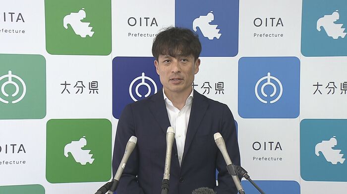 宮本恒靖会長(27日大分県庁)