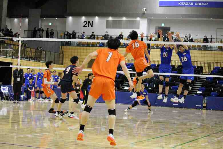 【春高バレー】北海道代表決定戦・男子決勝 創部6年目の快挙 札幌大谷、王者を破り掴んだ「悲願の初優勝」｜FNNプライムオンライン