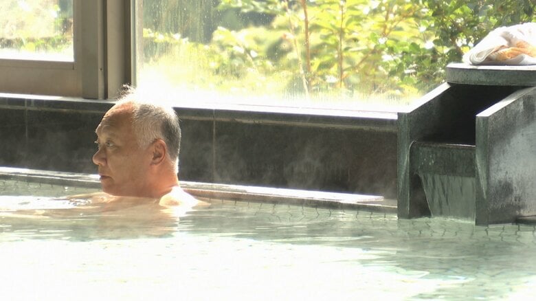 「ホテルみたい」と驚く声も 半年ぶりに復活した富山・亀谷温泉「白樺の湯」、強アルカリ泉「美肌の湯」として全国にPRへ 地域活性化への思いを胸に再スタート|FNNプライムオンライン