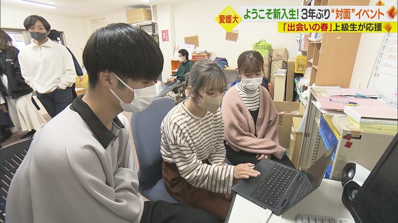 左から順にリーダーの那須一吹さん、副リーダーの森日菜乃さん、定棟美空さん