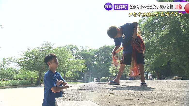 父と共に自主トレーニング