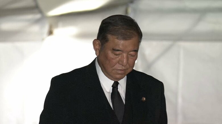 通夜に参列した石破首相