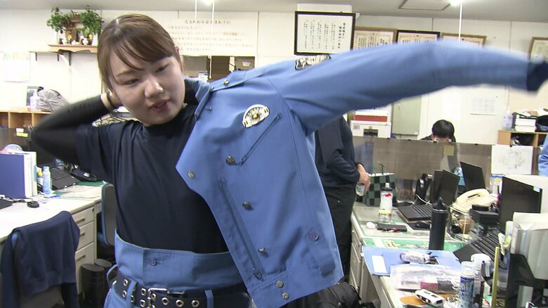 念願の交通機動隊「青の制服」に袖を通す