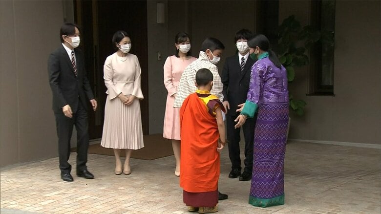 ブータンの王女と王子2人は、およそ1時間、秋篠宮邸で過ごしたという。