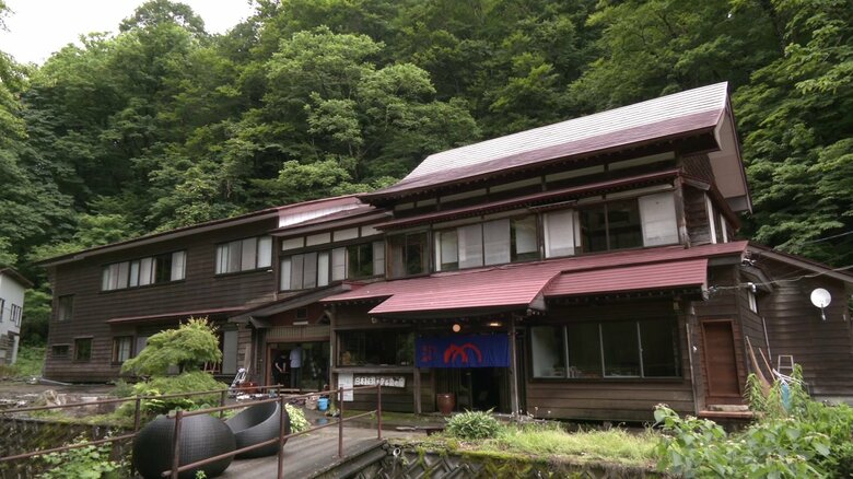 営業を再開した森吉山温泉「小さな森の湯」（秋田・北秋田市）