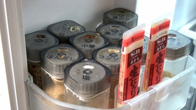 増山は調味料を丁寧にラベリング