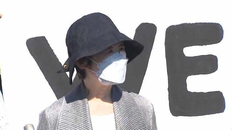 出所後、重信元最高幹部は記者会見を行った。