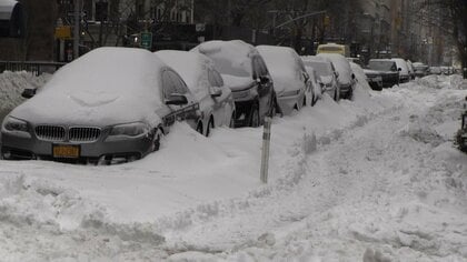 歴史的寒波で少なくとも22人死亡…大雪で5000便欠航し約70万世帯が停電に　ハドソン川も一部凍結　アメリカ