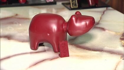 郷土玩具が進化…赤べこがプラモデルに　一日70個売れる日も　道の駅で人気の土産物”べこぷら”【福島発】