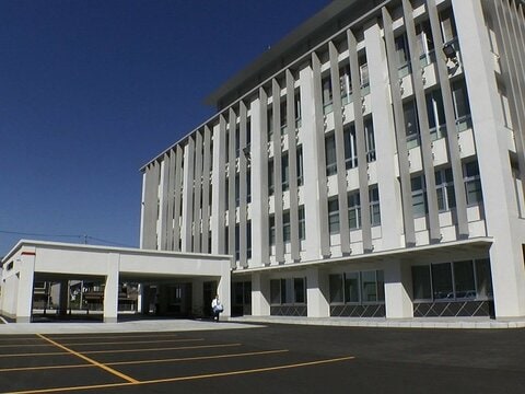 狭くて車等は通行できないJRの踏切で軽自動車と列車が衝突 車の運転手とみられる84歳男性が死亡