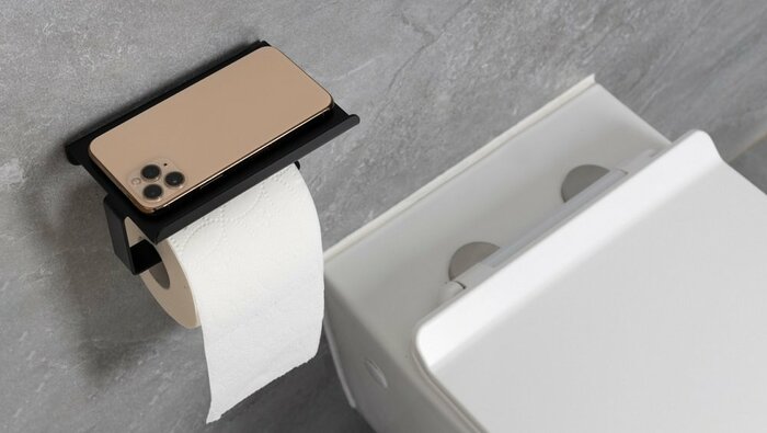 トイレに置き忘れることも(画像はイメージ)