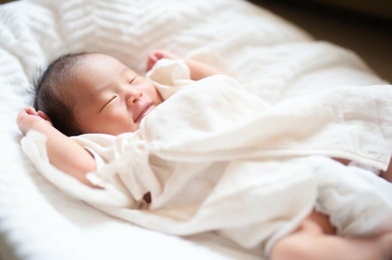 赤ちゃんの名前ランキング男の子1位は「湊」女の子は「翠」に！読み方は「ハルト」「エマ」が1位に【トップ10掲載】｜FNNプライムオンライン