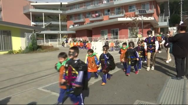 ハロウィーン 園児たちが手作りのおばけの格好 歌とダンス披露<岩手・釜石市>