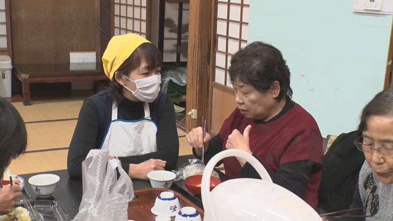 みんなで楽しく食事