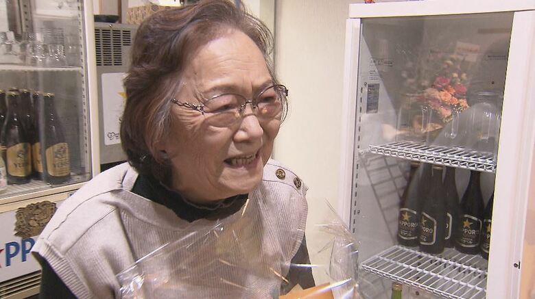 花束を受け取って…