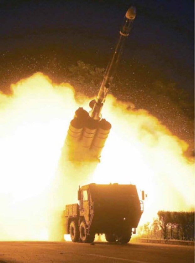 10月12日に発射された長距離戦略巡航ミサイル（朝鮮労働新聞・10月13日）