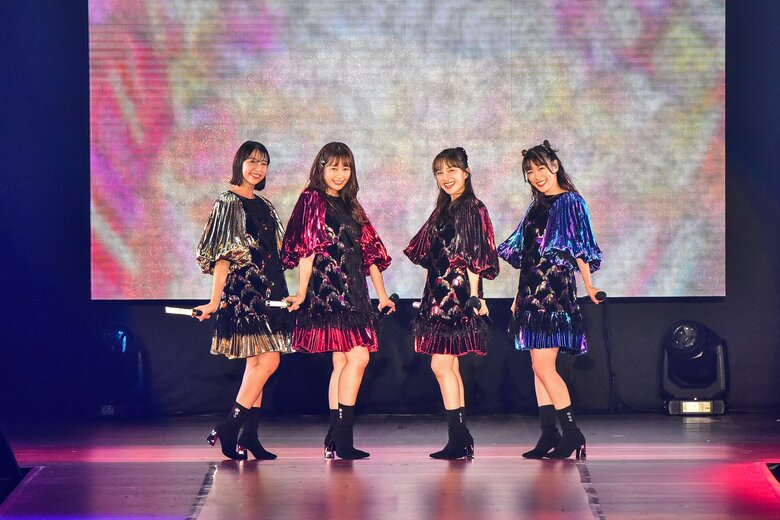 ももいろクローバーZ(C)Rakuten GirlsAward 2023 AUTUMN/WINTER