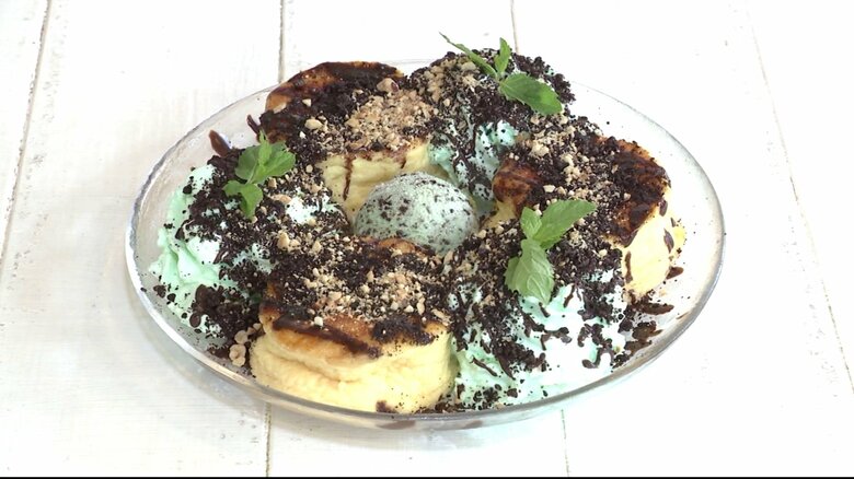 8月の限定『冷たいチョコミントのパンケーキ』2080円（税込み）