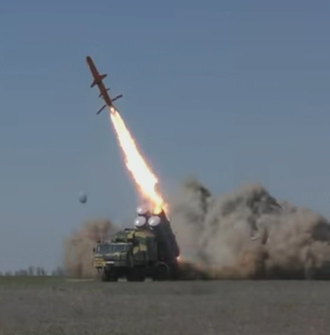 ウクライナ国産の地対艦ミサイル「R-360ネプチューン」(Defence Express HPより/ https://defence-ua.com/)