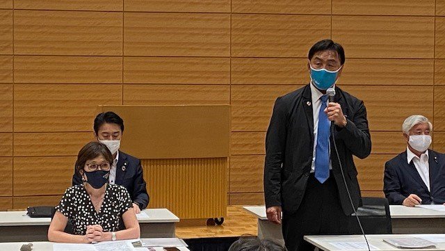 超党派の「LGBTに関する課題を考える議員連盟」馳浩会長と