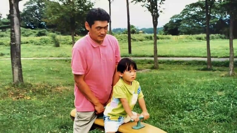 幼いころの佐藤さんと父・正行さん
