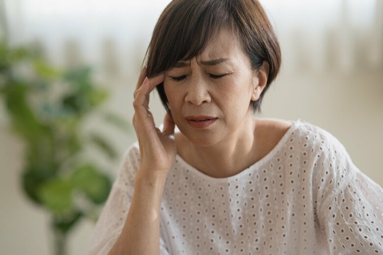 傷つく言葉は真正面から受け止めず、斜めにかわそう（画像：イメージ）