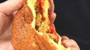 あなたはカリカリ派?モチモチ派?人気カレーパンの美味さの秘密に迫る