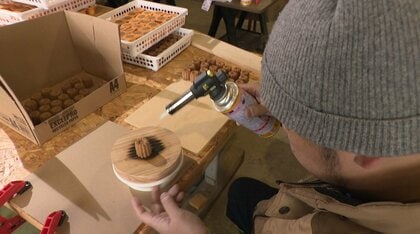 世界で唯一!?の「ハザイナー」端材に命吹き込むイマドキ職人の商品が話題「こだわって作らないと笑顔は生めない」