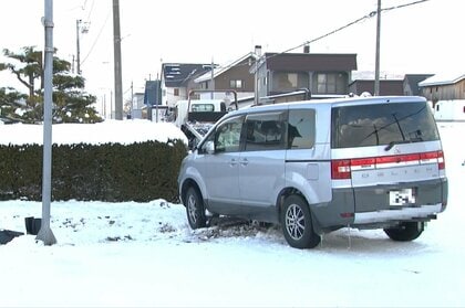 【速報】圧雪状態の雪道で自転車に乗っていた高齢とみられる男性が乗用車にはねられる…意識不明の重体で病院に搬送…現場は信号機のない交差点〈北海道東川町〉