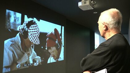 普賢岳噴火災害の犠牲者・クラフト夫妻を追悼　元助手のフランス人が記念館に展示された「生きた証」と再会「まるで島原で生きているようだ」