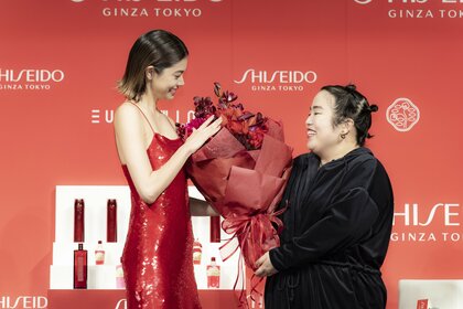 森星、真っ赤な大胆ドレスで“完璧スタイル”披露！緊急入院のゆりやんは笑顔で復帰「大丈夫と申します」