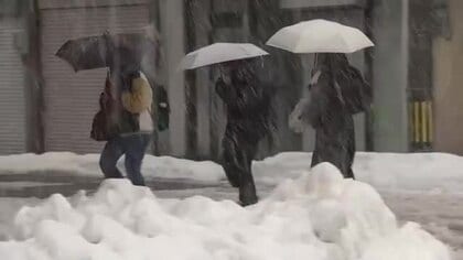 大雪のピークは越えるも厳しい寒さ　最高気温は富山で0.6℃　高速道路は一部の区間で通行止め