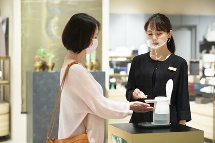 原因は“従業員用食堂”や“売り場”での「密」? 百貨店クラスターを国立感染研が調査…対策を聞いた