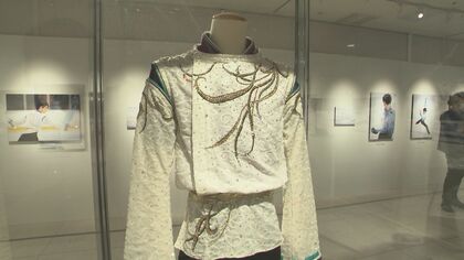 ファンが“爆買い” グッズコンプリートする猛者も…「羽生結弦展」名古屋で始まる