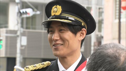 俳優・松谷鷹也さんが自転車ルールを守るよう呼びかけ　参加者と「青切符」違反を学ぶ