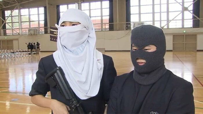 個性あふれる衣装も広く披露できず…