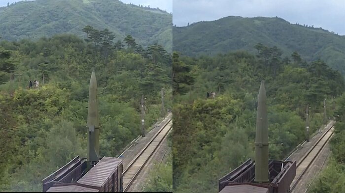 二発のミサイルは発射用貨車の中で互い違いに収納されている(朝鮮中央テレビ・2021年9月16日)