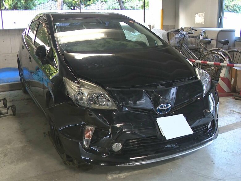逃げた男は“パニック状態”…信号待ちの車に追突し相手にケガさせ逃走か 通行人に電話借り連絡してきた19歳男逮捕｜FNNプライムオンライン
