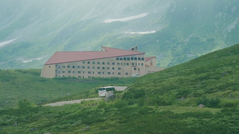 標高2450メートルの「ホテル立山」が54年の歴史に幕 「他にはこういうホテルがない」 “日本最高所のリゾートホテル”が営業終了 惜しむ声が相次ぐ|FNNプライムオンライン