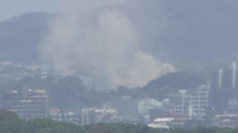 【速報】「1階の台所から出火して消せない」　春日市の2階建て住宅で火事　高齢男性やけど　福岡｜FNNプライムオンライン