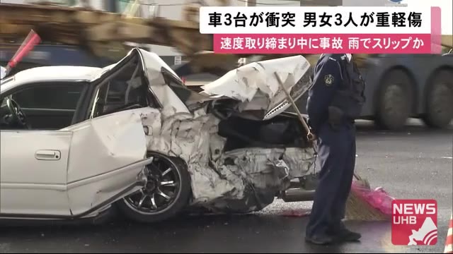 猛スピードの車をパトカー追跡…