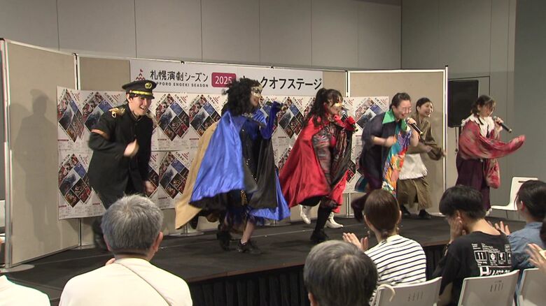 地下歩行空間でパフォーマンスを披露