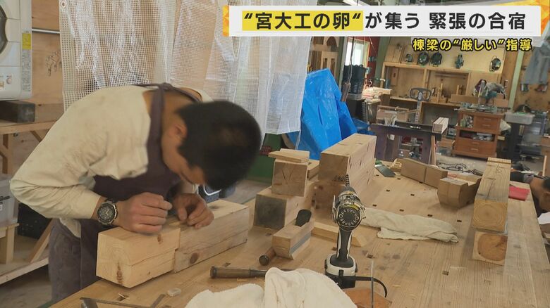 遅れを取り戻そうと「宿題」を…