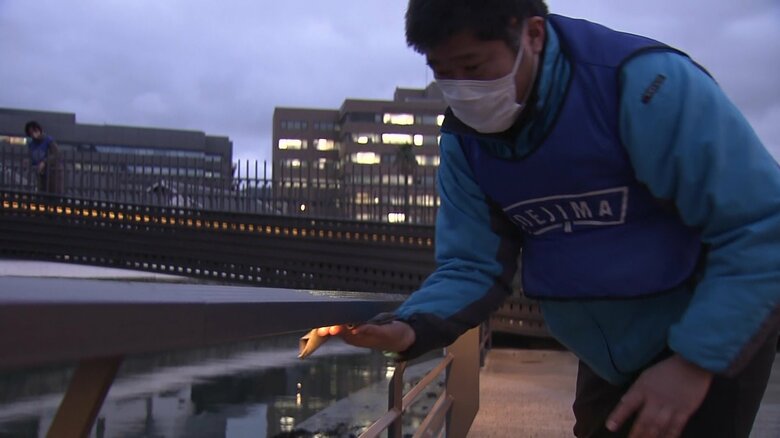 「はしふき」をする江口さん