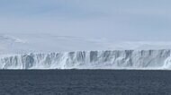 しらせ氷河に超接近 「溶ける」を解明へ　南極プロジェクト