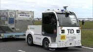 人手不足の解消向けて…成田空港で大型航空貨物を自動運転で運ぶ国内初の実証実験