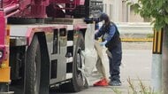 左折の大型クレーン車に巻き込まれて下敷きに…自転車に乗っていた男性死亡…運転手の61歳男を過失運転致傷容疑で現行犯逮捕「私の不注意で起こしたものです」＜北海道札幌市＞