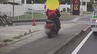 近隣住民「びっくり衝撃」「考えられない」帰宅ラッシュにバイクが歩道を暴走…周辺に小学校も